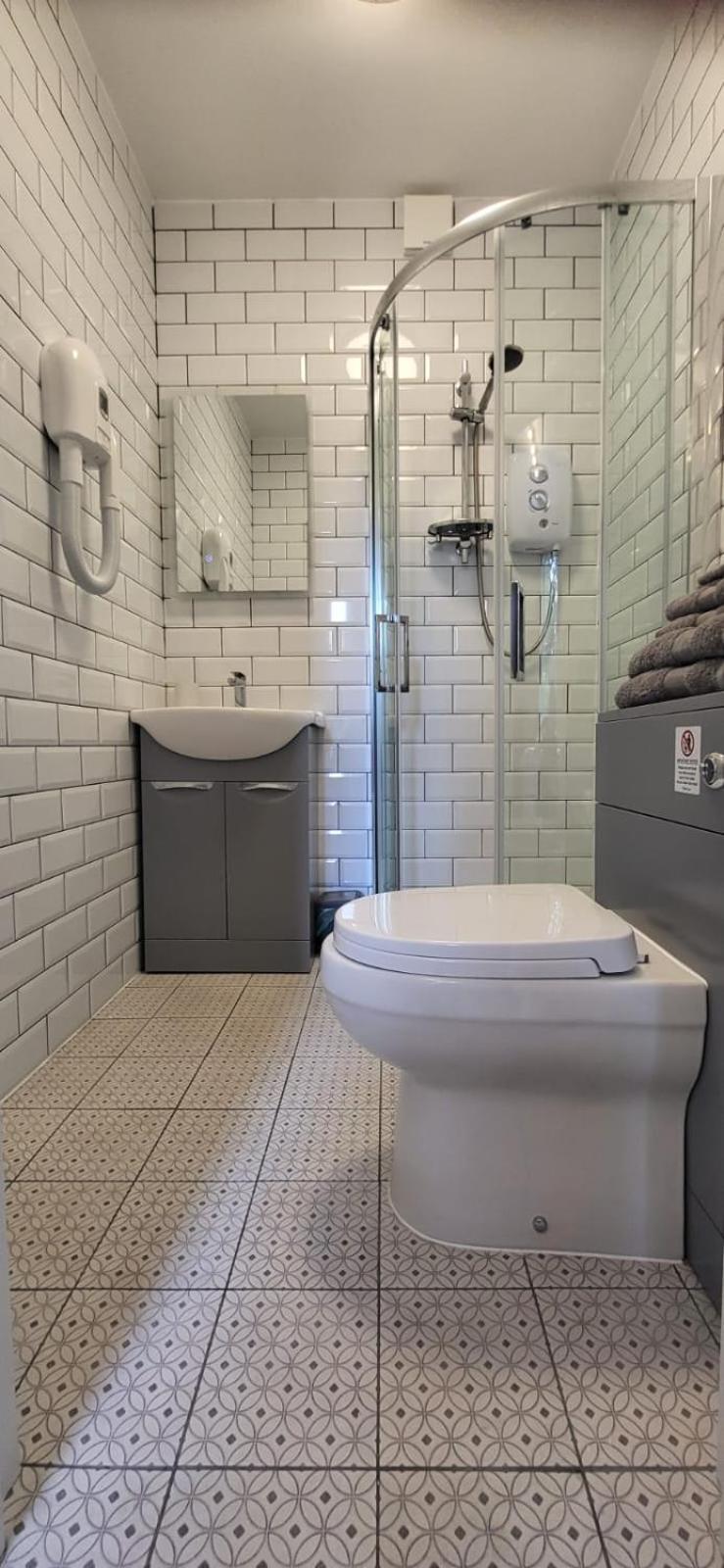 Sands House - Luxury Modern Studios With Secure Parking In Epsom, Surrey Room photo